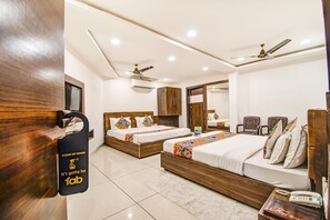 Desk, soundproofing, free WiFi, bed sheets - FabHotel Rajnandani Residency (Indore)