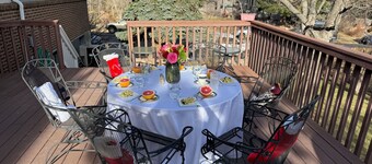 Private 2-Bedroom Garden Level Suite in Boulder Home, Great Views & Trail Access