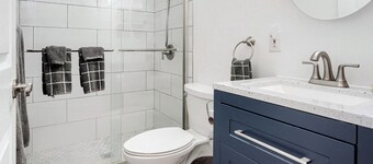 Private 2-Bedroom Garden Level Suite in Boulder Home, Great Views & Trail Access