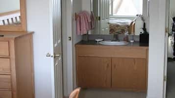 3 slaapkamers, een kluis op de kamer, een strijkplank/strijkijzer