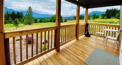Creekside Cabin with Scenic Views at Maple Way Cabins