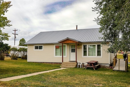 Exterior. All You Need Is Personal Items And Food.