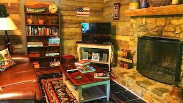 TV, fireplace, DVD player, books
