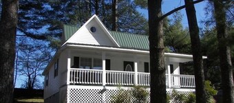 Lil White House with Water Trampoline