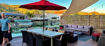 Waterfront Luxury- 3 Plus Bedrooms