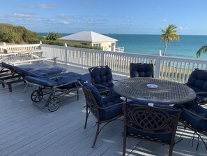 Outdoor dining -  Beachfront - Royal View Villa (Spanish Wells)