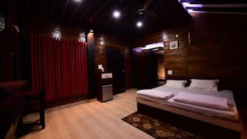 Standard Cottage, 1 Queen Bed, Accessible, Non Smoking | Free WiFi, wheelchair access