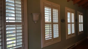 Interior - A Spacious Vacation Cottage in Sheepscot Harbour (Edgecomb)
