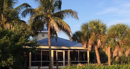 Bayfront, yksityinen rantatie rantaan, yksinäinen