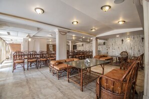 Free breakfast  - Hotel Maan Residency Satellite Road (Ahmedabad)