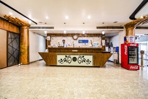 Reception - Hotel Maan Residency Satellite Road (Ahmedabad)