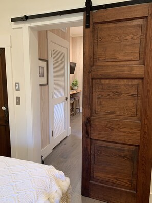 1 chambre, bureau, fer et planche à repasser, Wi-Fi