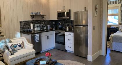 A Charming Carriage House Apartment in Stock Farm in Old Town Bluffton