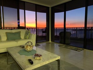 Interior - Direct Gulf Of America Views! (Marco Island)