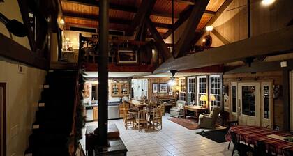 Indoor Heated Pool pontoon boat fish 3 full baths sleeps 17 in beds 2026 SALE!!!