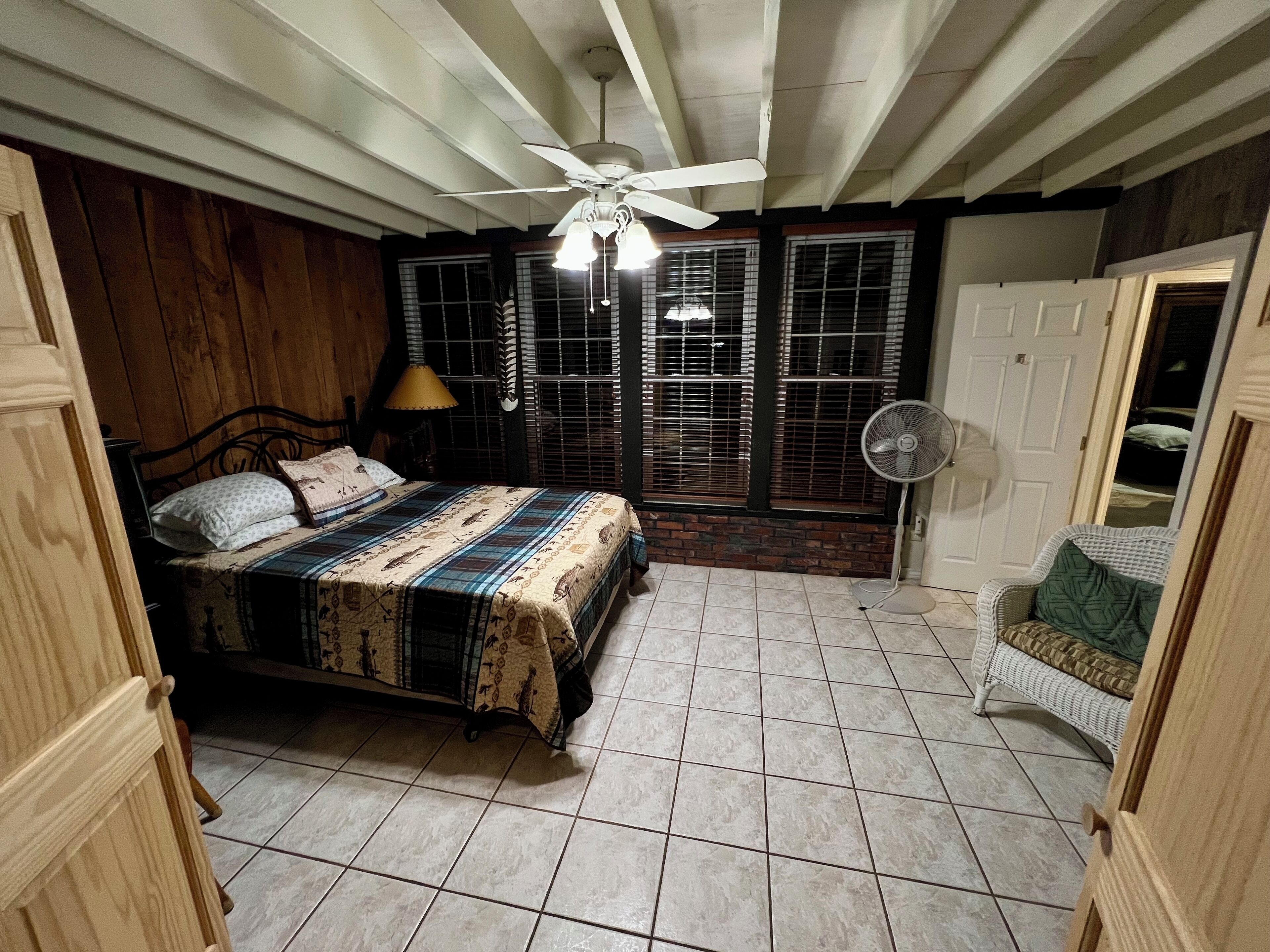 5 عدّة غرف نوم ومكتب ومكواة/لوح كي وواي فاي مجانًا