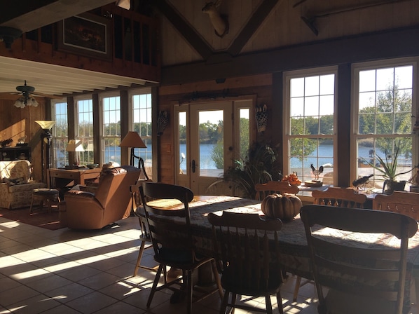 Dining - Indoor Heated Pool pontoon boat fish 3 full baths sleeps 17 in beds 2025 SALE!!! (Mt Vernon)