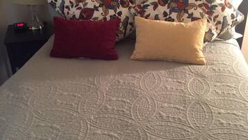 2 sovrum, skrivbord, strykjärn/strykbräda och gratis wi-fi