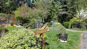 Property grounds - Welcome to Sacred Pilgrimage Studio with Garden View. Pet-Friendly! (Victoria)