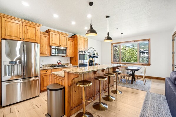 Fridge, microwave, oven, stovetop - Large Townhome - DV Skiing Access - New Hot Tub! (Heber City)