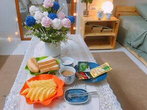 1 bedroom, iron/ironing board, internet