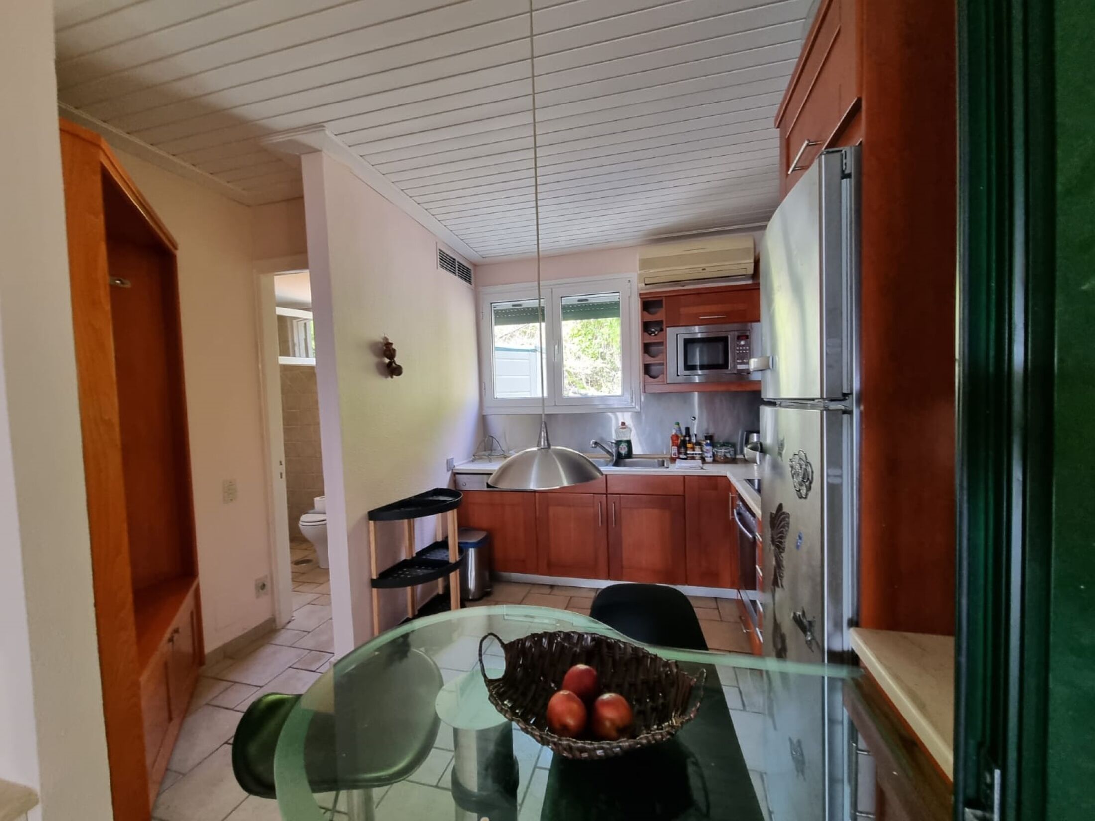 Réfrigérateur, micro-ondes, four, lave-vaisselle