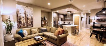 Prime LoHi Location, Hot Tub, Private Roof Deck, Walkability
