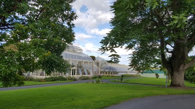 Victorian Townhouse close to City Centre