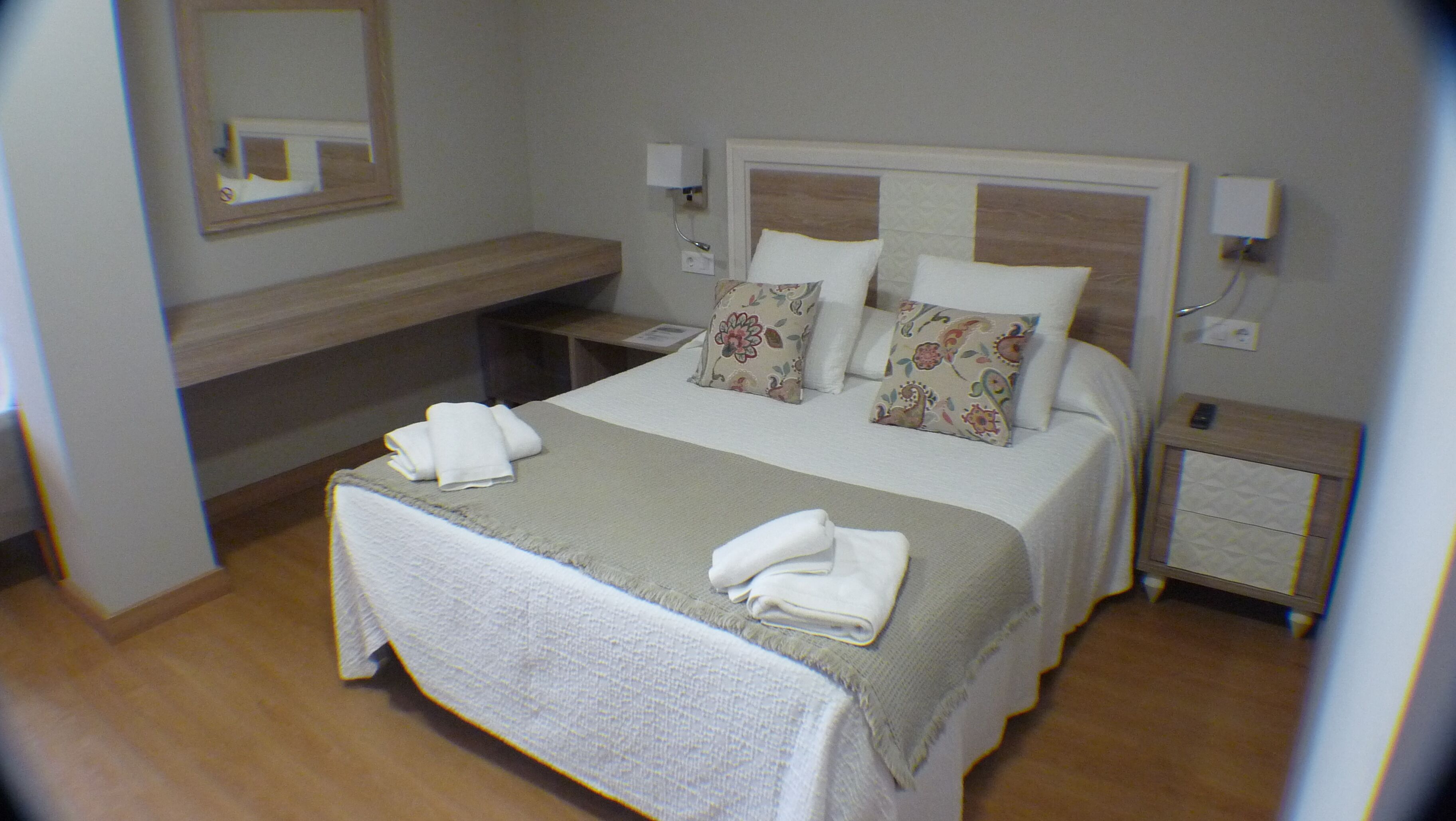 5 chambres, rideaux occultants, chambres insonorisées, Wi-Fi gratuit