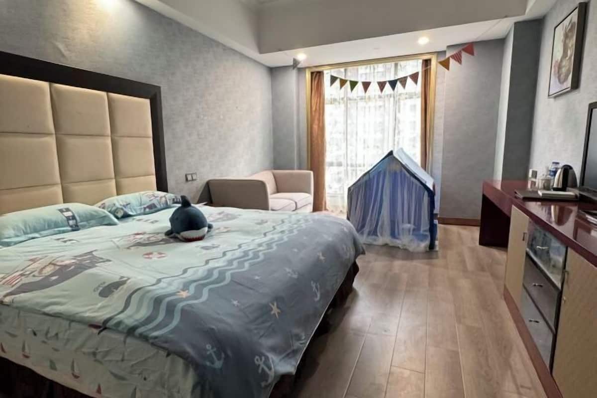 Minibar, desk, blackout drapes, rollaway beds