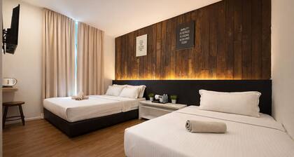 Monaco Boutique Hotel Kampung Air