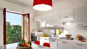 Apartment, 3 Bedrooms | Private kitchen - Casa Crawford (Sant'Agnello)