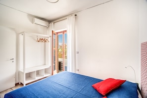 3 bedrooms, iron/ironing board, cribs/infant beds, free WiFi