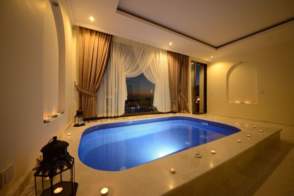 Honeymoon Villa, Mountain View | Jetted bathtub - Villa Busra (Kas)