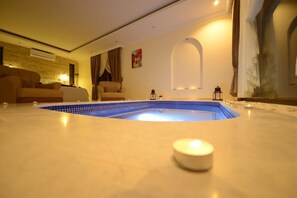 Honeymoon Villa, Mountain View | Jetted bathtub - Villa Busra (Kas)