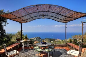 Villa, 4 Bedrooms | Terrace/patio - Fondo Turiello (Massa Lubrense)