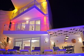 Front of property – evening/night - Villa Gelecek (Kas)