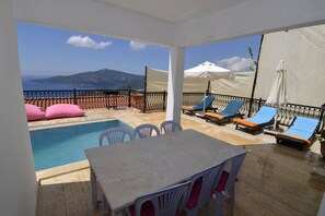 Piscina interna, piscina externa