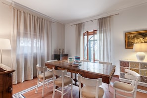 Villa, 3 Bedrooms, Non Smoking | In-room dining