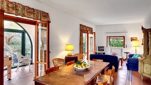 Villa, 3 Bedrooms, Non Smoking | Living area - Villa Alfonsina (Massa Lubrense)