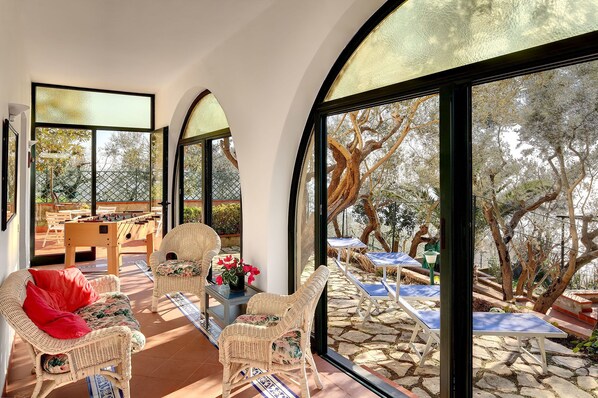 Villa, 3 Schlafzimmer, Nichtraucher | Wohnbereich | Flachbildfernseher