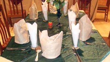 Tägliches kontinentales Frühstück gegen Gebühr