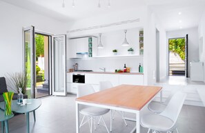 Villa, 3 Bedrooms, Non Smoking | Private kitchen | Full-size fridge, microwave, oven, stovetop - Villa Corinna (Massa Lubrense)