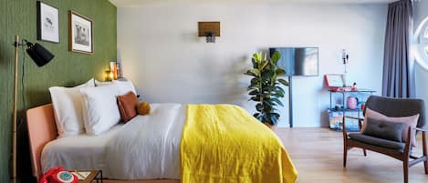 Room (Extra Large) | 1 bedroom, in-room safe, desk, laptop workspace