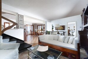 Villa, 4 Bedrooms | Living area | Flat-screen TV - Villa Mary (Massa Lubrense)