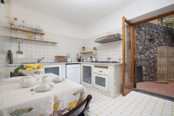 Unclassified image, 1 of 50, button