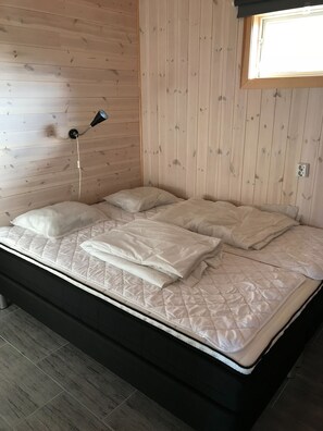 Leilighet, sjøutsikt | Barnesenger (inkludert)