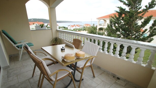 Unclassified image, 1 of 25, button - Apartments Kordic (Rab)