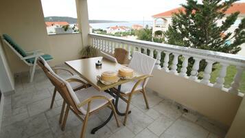 Departamento, 1 habitación | Balcón