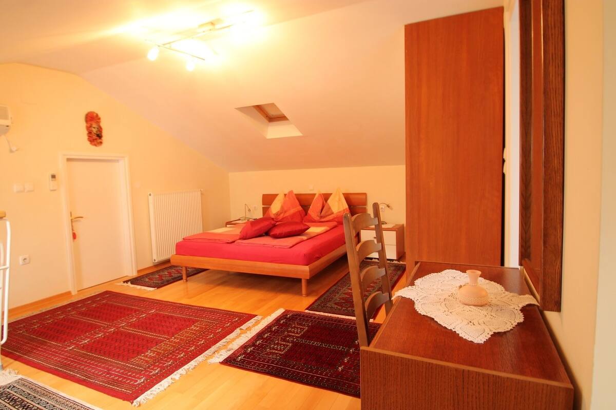Appartement, uitzicht op zee | Een bureau, gratis wifi, beddengoed